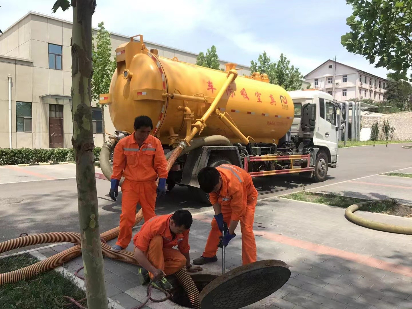 衡南化粪池清理与5-8吨吸粪车施工效率分析